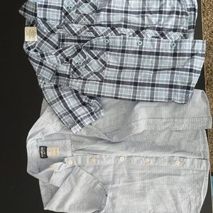 Boys size 5 short sleeve button down short sleeve shirts.